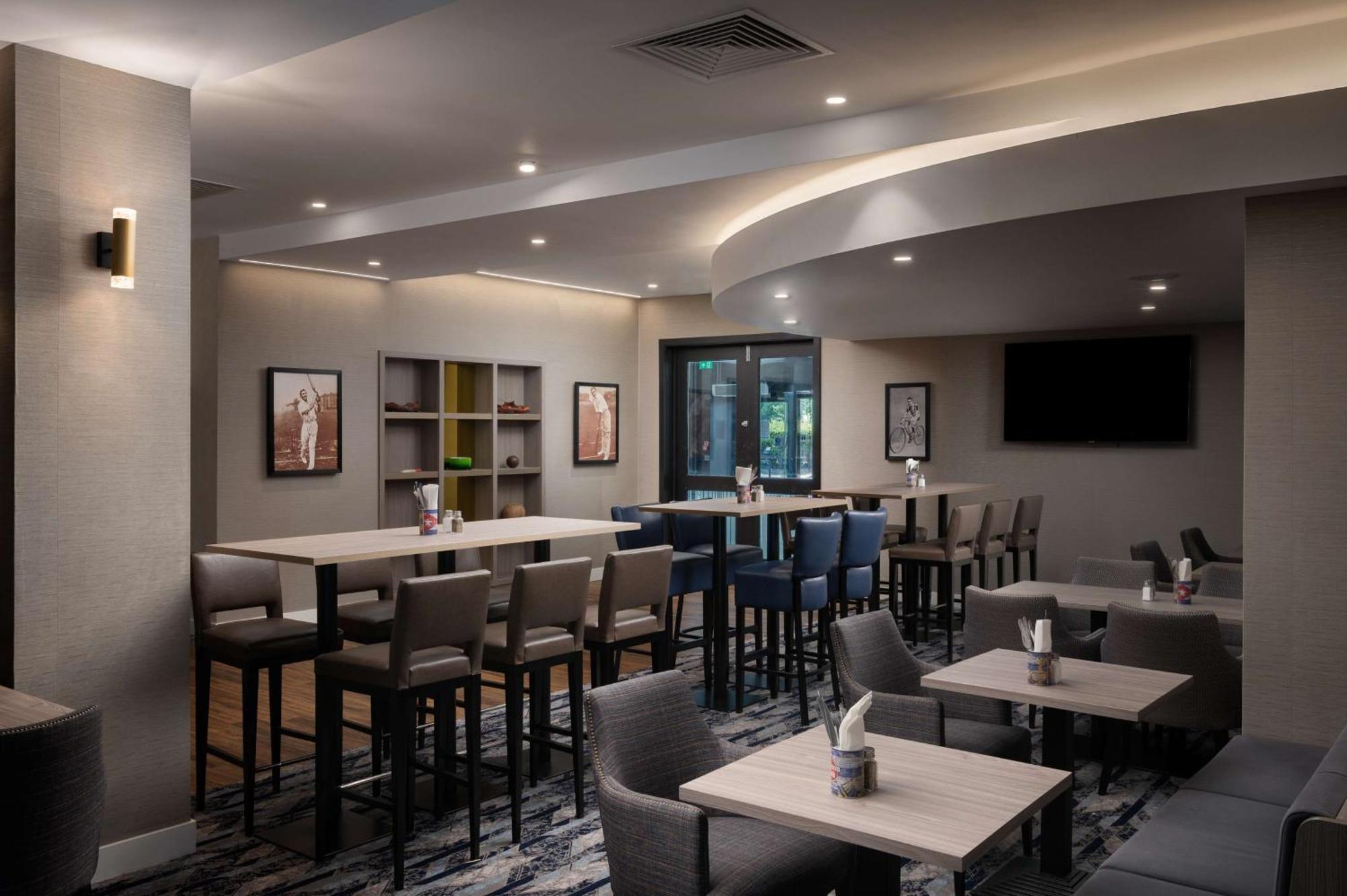 Hotel Hilton Garden Airport 3*