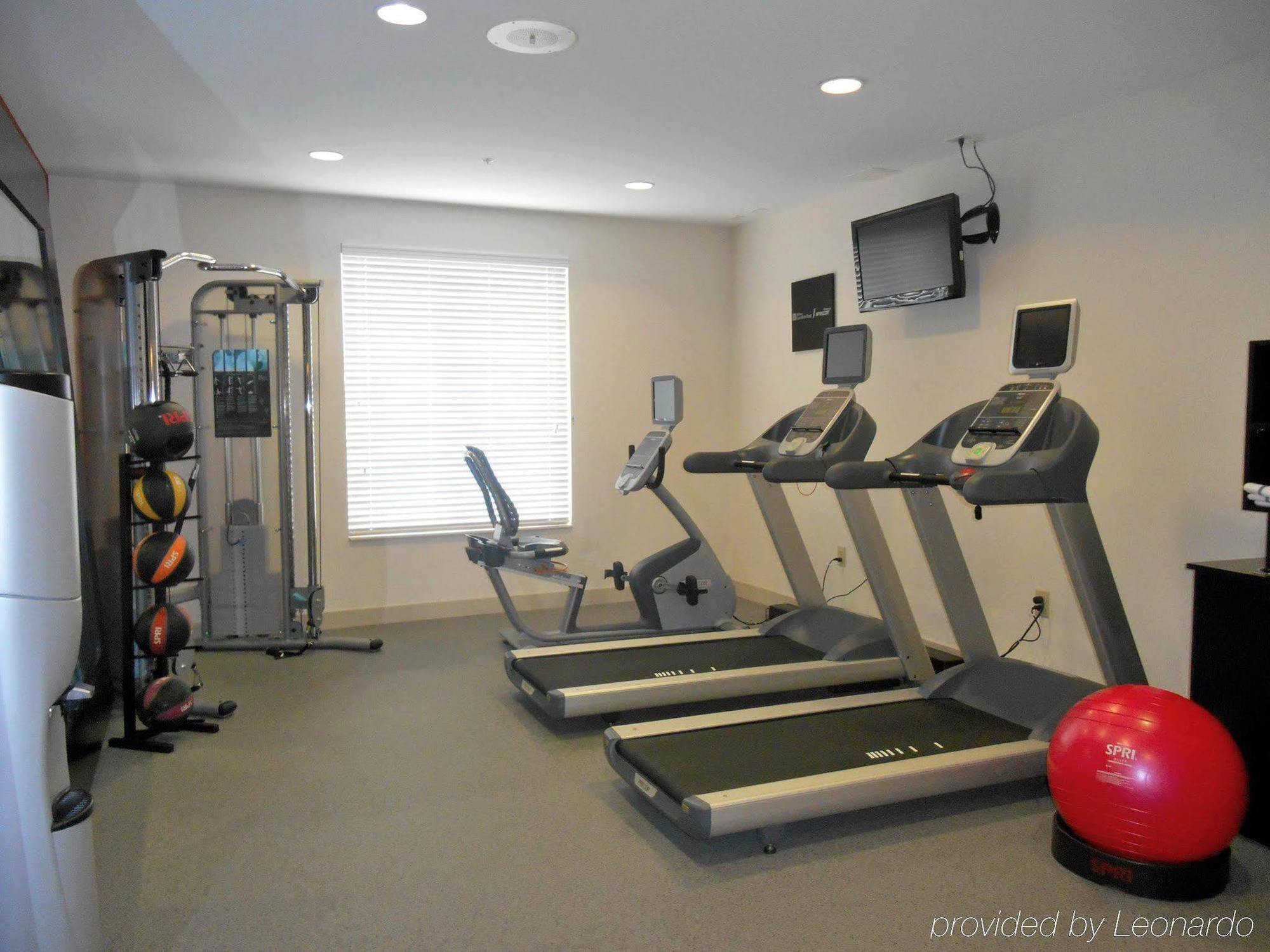 Hilton Garden Airport Hotel 3*